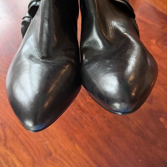 Mark by Marc Jacobs Black Leather ruffle Heeled Bootie- Size 40 (US 9) - Picture 4 of 9